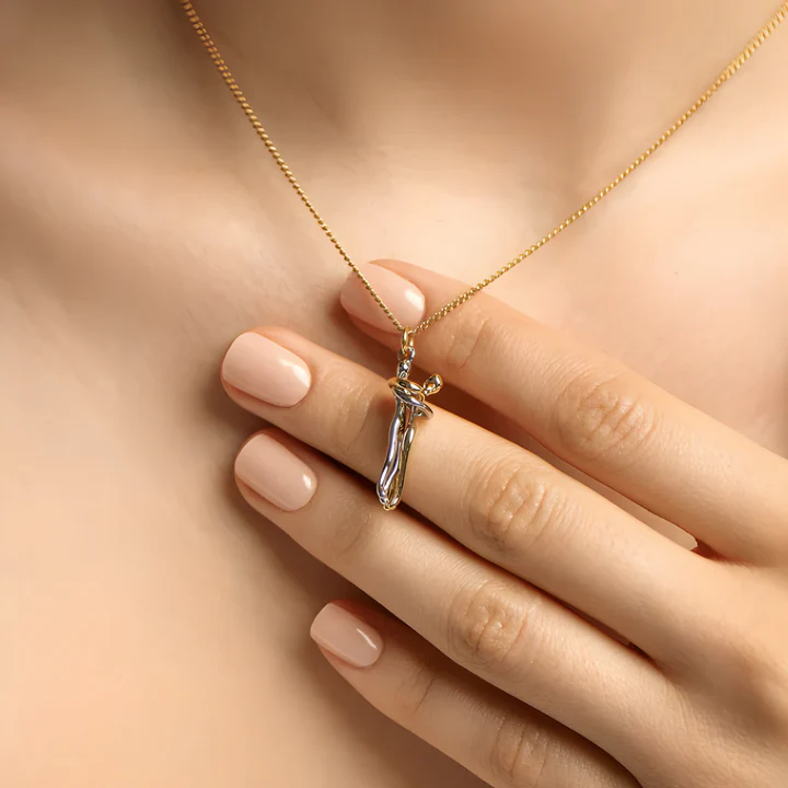 Eternal Hug Necklace – Symbol of Love & Forever Connection