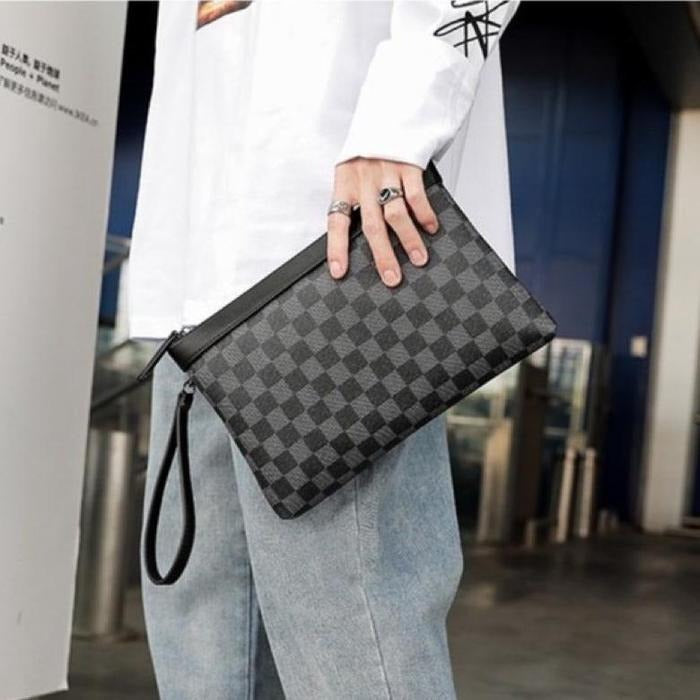 Luxury Men’s Vintage Clutch Wallet — Check Design