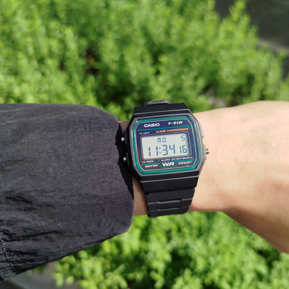 Classic Retro Casio Digital Watch – Timeless Style with Modern Function