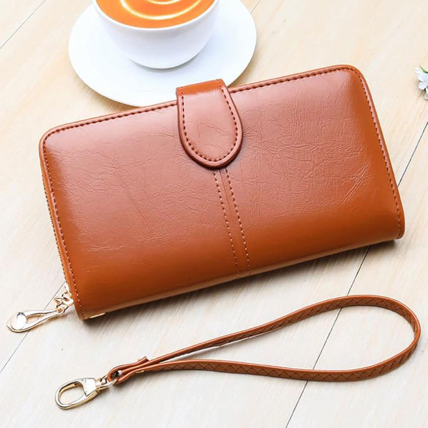 Women’s Leather Clutch Wallet – Style, Space & Security in One!