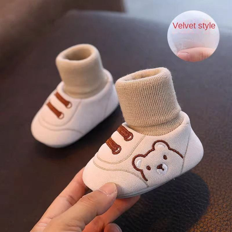 Baby Slip-On Shoes – Soft Sole Non-Slip Winter Cotton Shoes (6–12 Months)