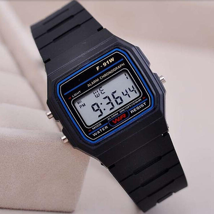 Classic Retro Casio Digital Watch – Timeless Style with Modern Function