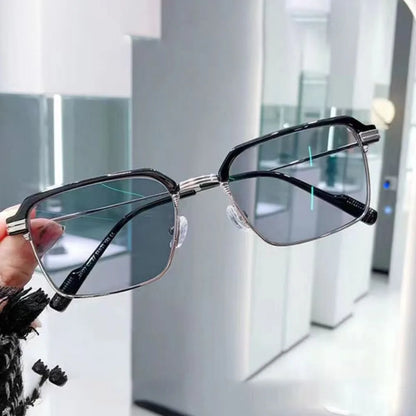 Photochromic Sunglasses – One Pair for Every Light Condition