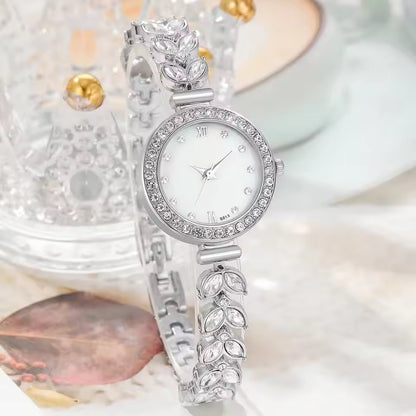 Women’s Diamond Quartz Watch – Where Elegance Meets Accuracy