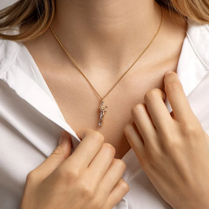 Eternal Hug Necklace – Symbol of Love & Forever Connection